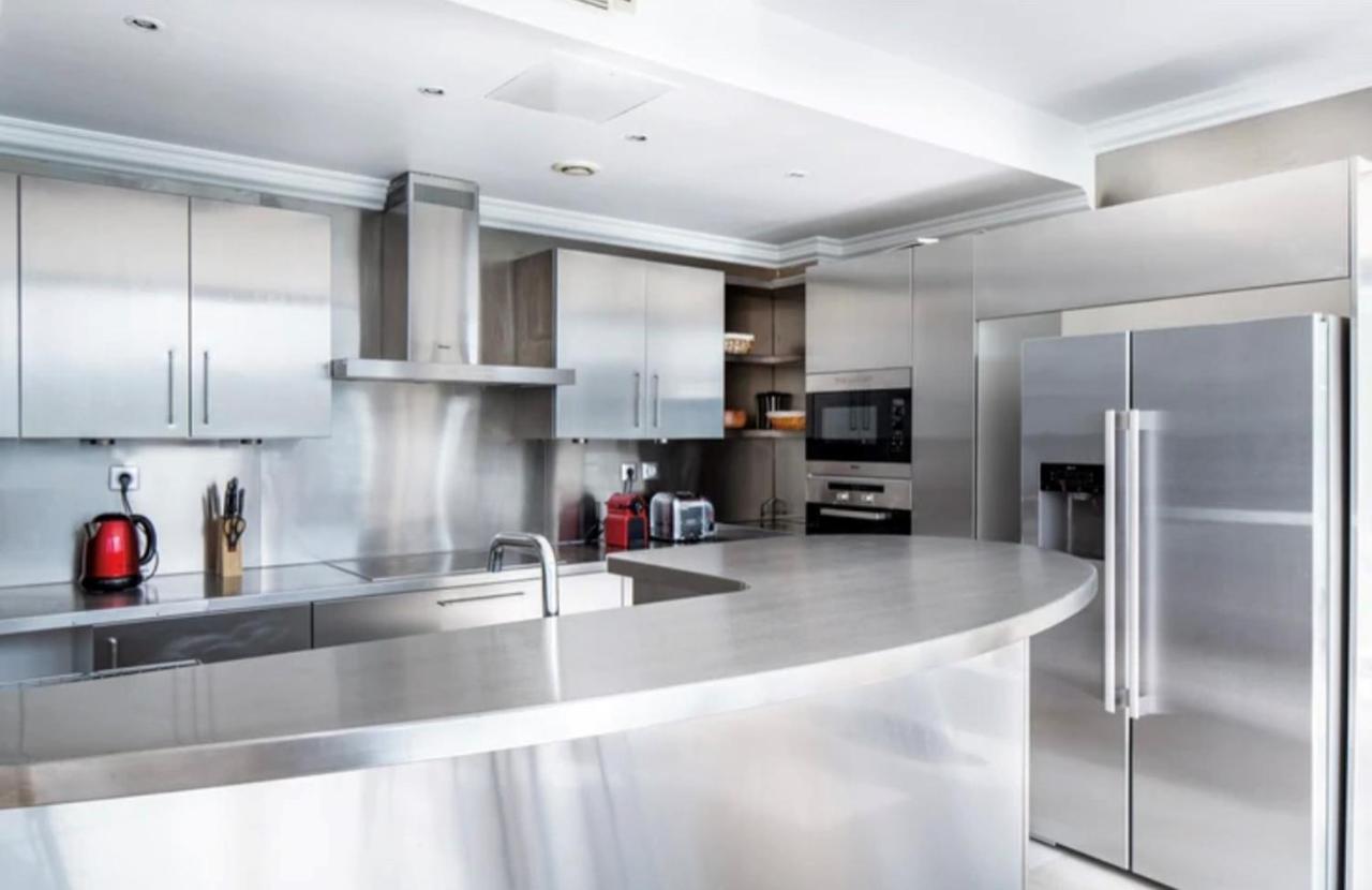 Bright 1Bedroom Apartment Centrally Located With Most Beautiful Views From Seine At 10 Minutes Walking From Beaugrenelle Shopping Mall And Eiffel Tower Párizs Kültér fotó