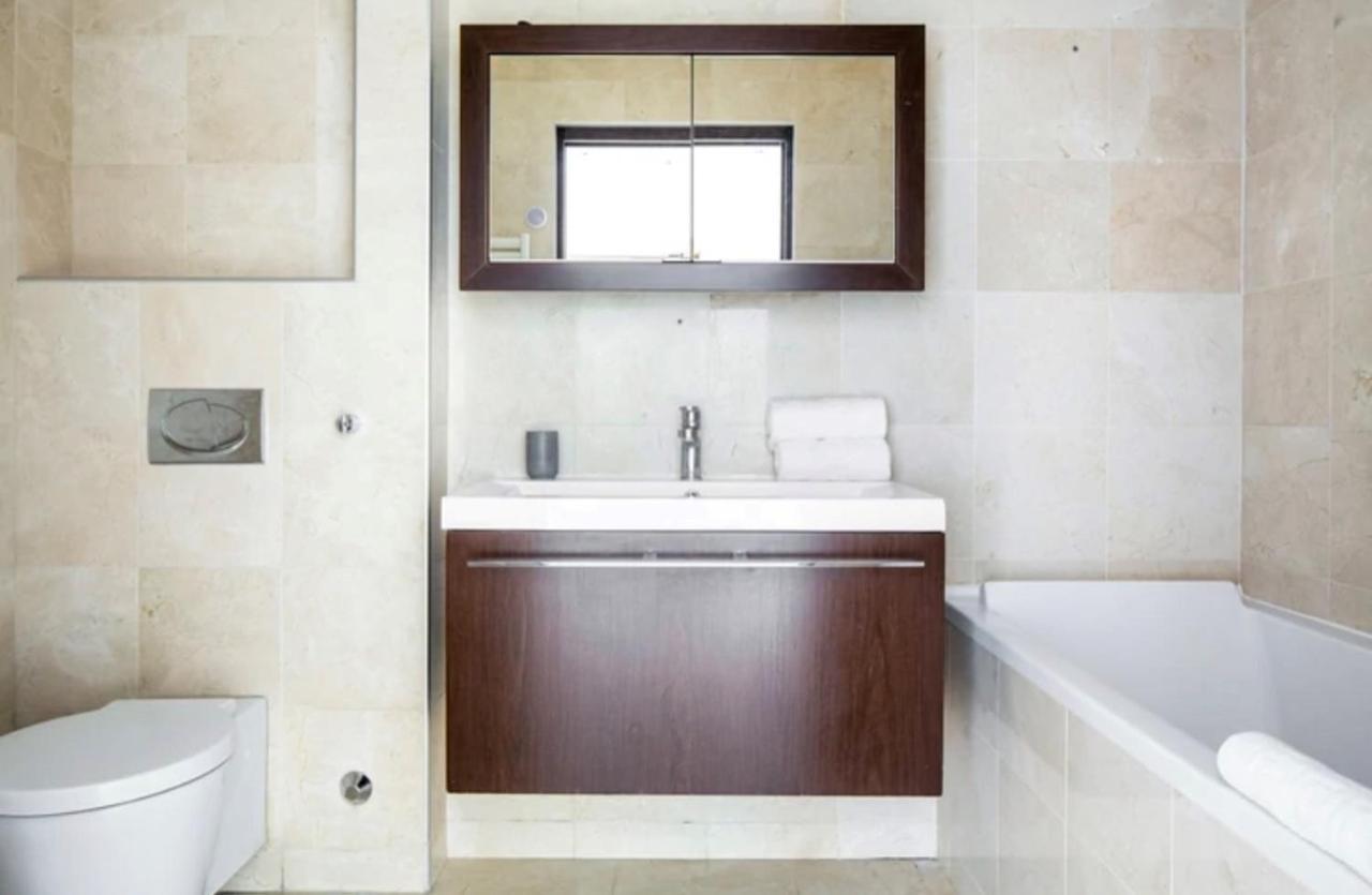 Bright 1Bedroom Apartment Centrally Located With Most Beautiful Views From Seine At 10 Minutes Walking From Beaugrenelle Shopping Mall And Eiffel Tower Párizs Kültér fotó
