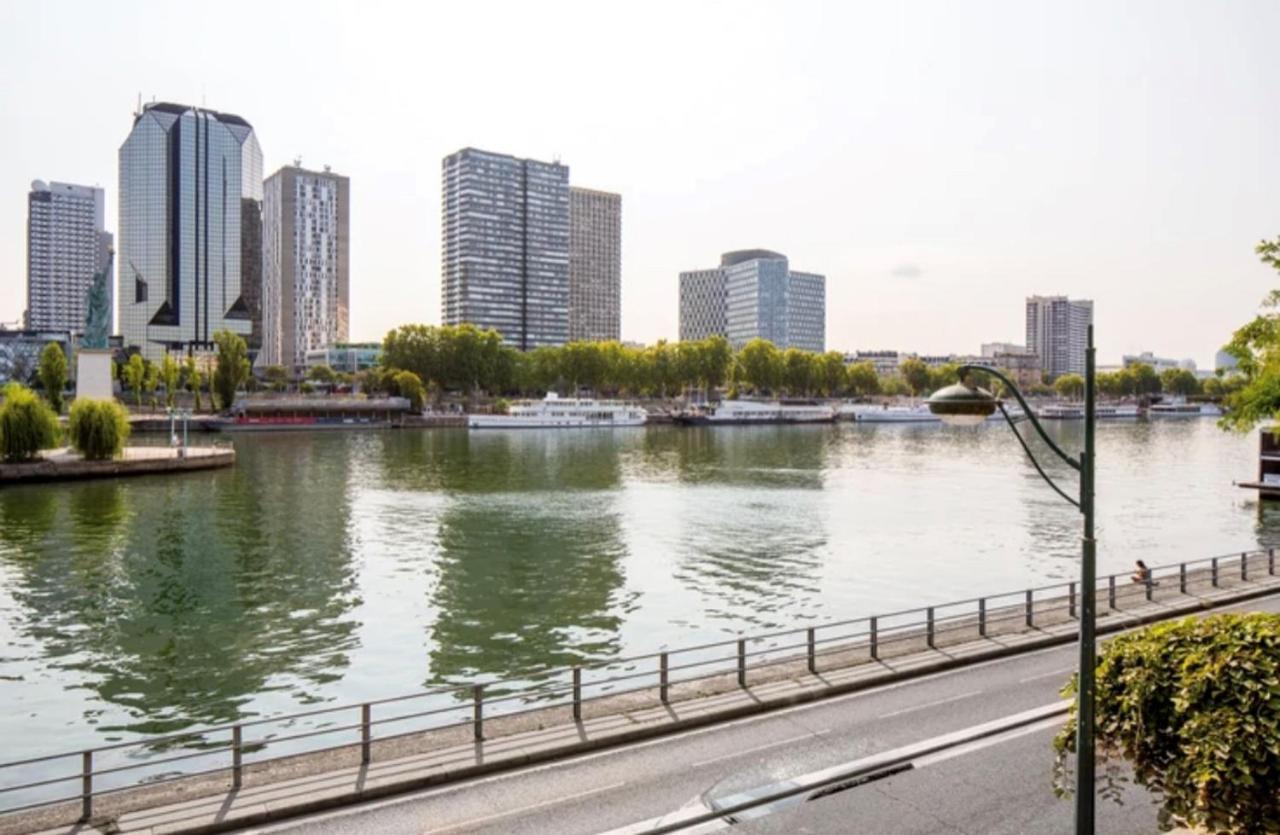 Bright 1Bedroom Apartment Centrally Located With Most Beautiful Views From Seine At 10 Minutes Walking From Beaugrenelle Shopping Mall And Eiffel Tower Párizs Kültér fotó