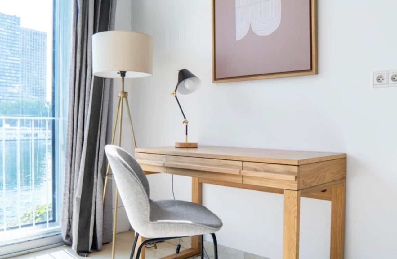 Bright 1Bedroom Apartment Centrally Located With Most Beautiful Views From Seine At 10 Minutes Walking From Beaugrenelle Shopping Mall And Eiffel Tower Párizs Kültér fotó